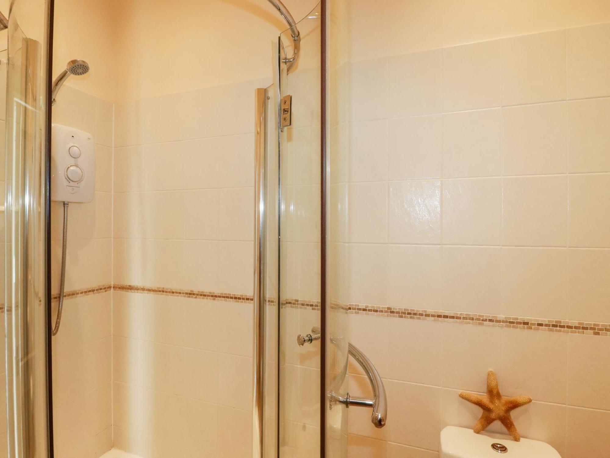2 Bell Tower Apartment Пензанс Екстериор снимка