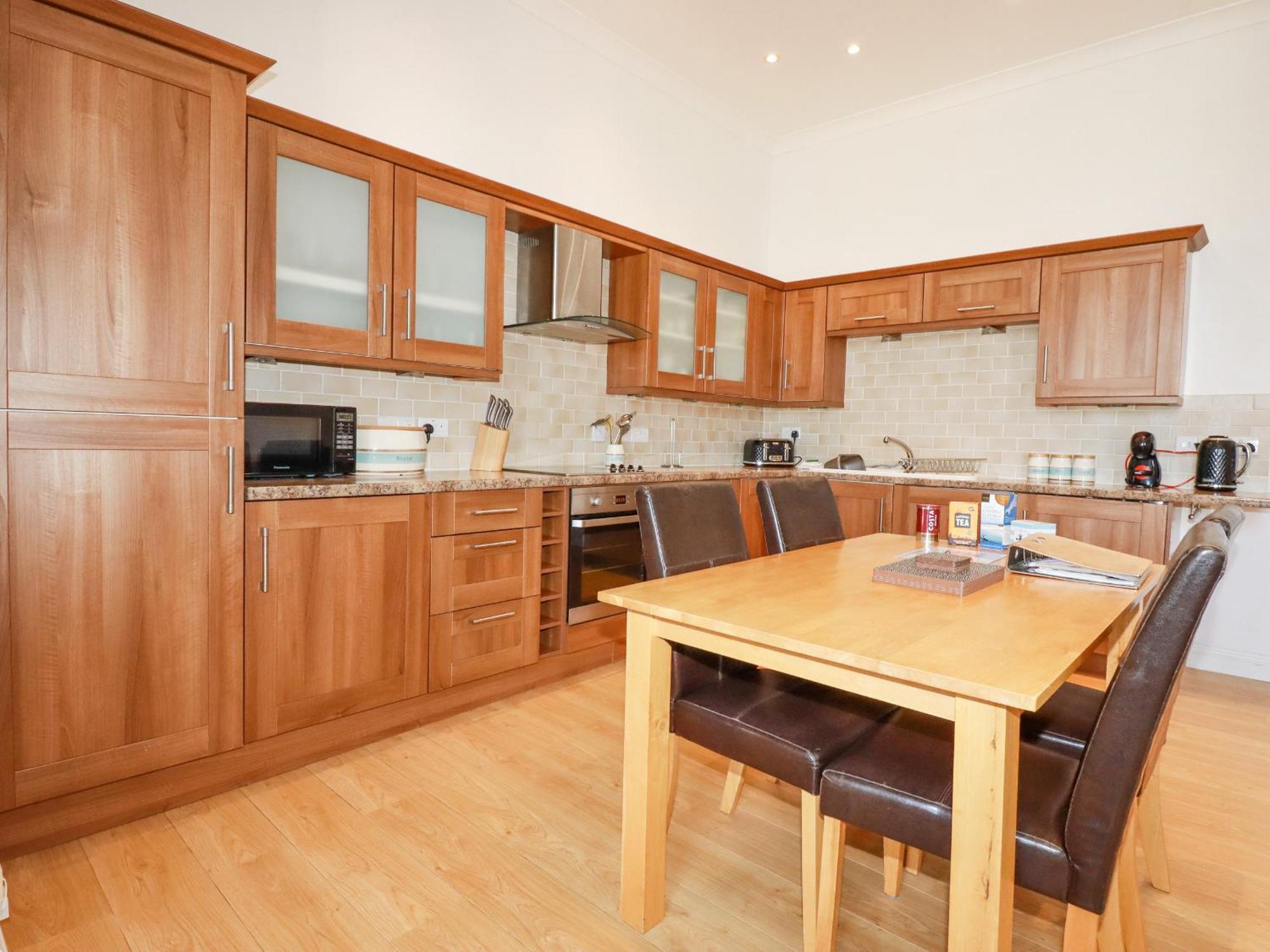 2 Bell Tower Apartment Пензанс Екстериор снимка