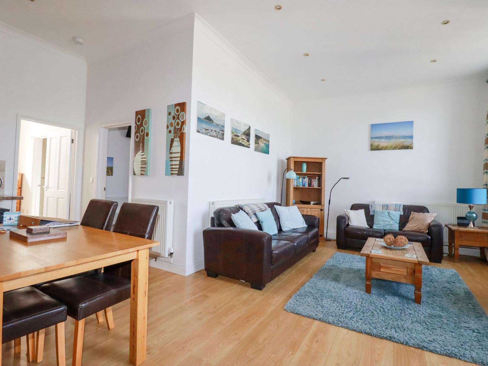 2 Bell Tower Apartment Пензанс Екстериор снимка